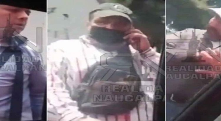 Retiran a agente por amagar con arma larga a familia en Naucalpan