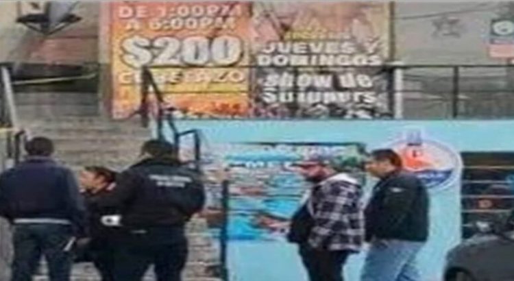 Disparan contra 2 jóvenes afuera de un bar en Naucalpan