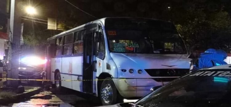 Asalto en transporte público deja una persona muerta en Naucalpan