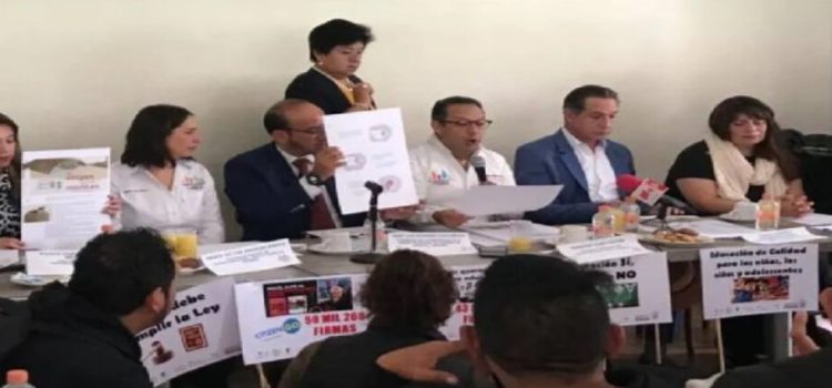 Unión de Padres de Familia Edomex pide la suspensión definitiva contra libros de texto