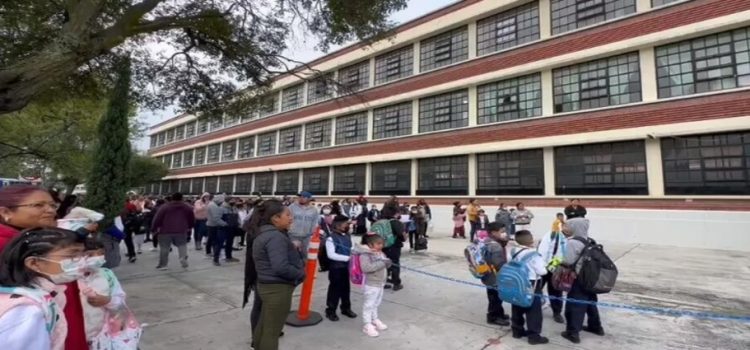 Regreso a clases sin nuevos libros de texto en el Edomex