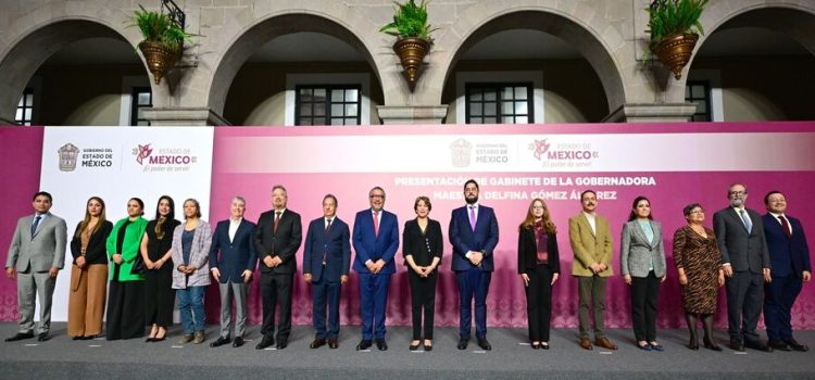 Delfina Gómez presentó a su gabinete en Palacio de Gobierno del Edomex