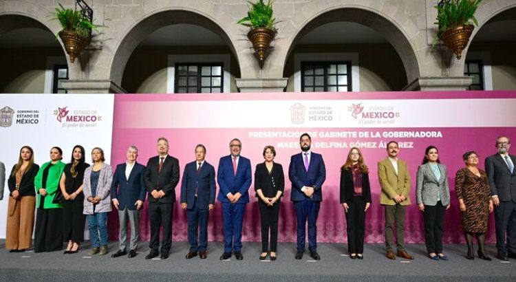 Delfina Gómez presentó a su gabinete en Palacio de Gobierno del Edomex