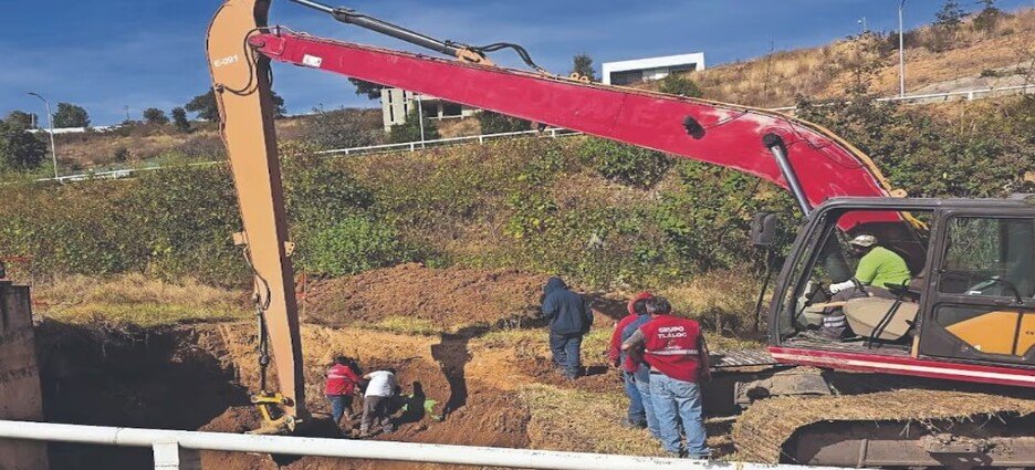 Ruptura de ducto afecta suministro de agua en Naucalpan