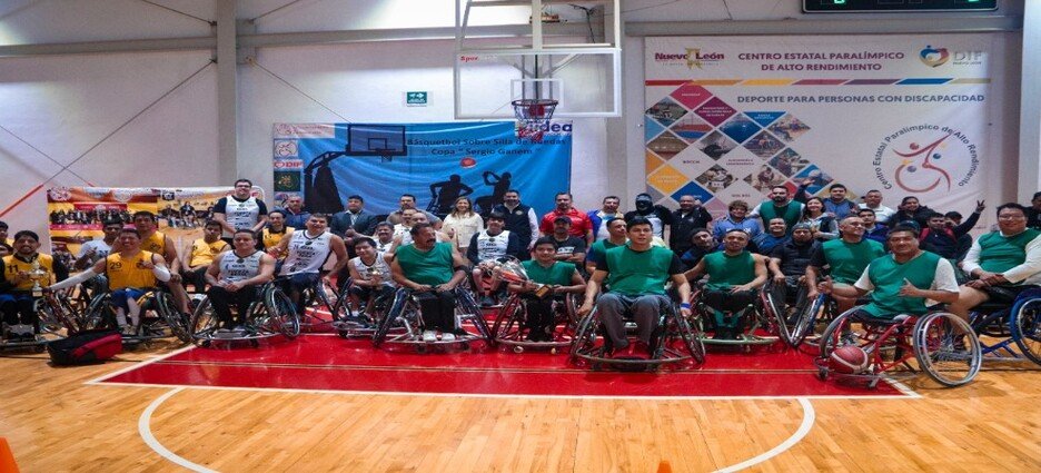Sin apoyo ni premios, Equipo de Naucalpan gana torneo de básquetbol sobre silla de ruedas