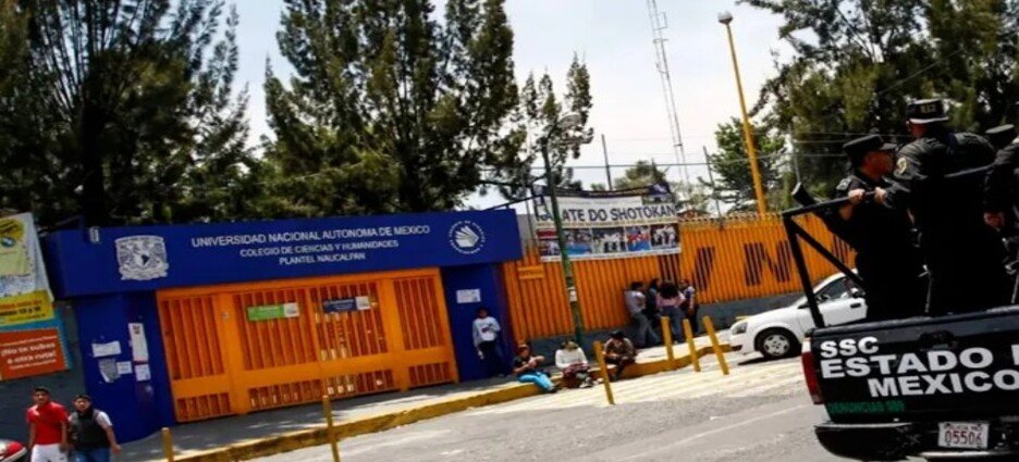 Detienen a 3 presuntos responsables por detonación de petardos en CCH Naucalpan