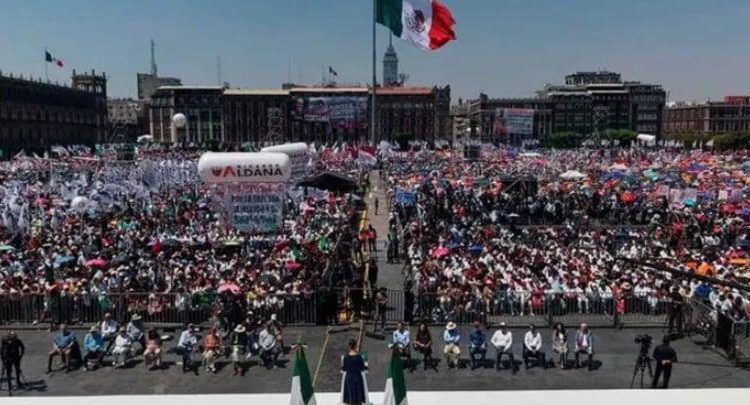 Más de 350 mil personas presentes en la asamblea informativa de Sheinbaum en el Zócalo