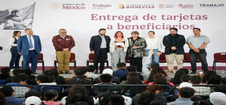 Gobernadora Delfina Gómez acompañada de Isaac Montoya visitan Naucalpan