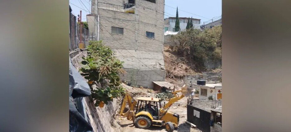 Estabilizan edificio en proceso de colapso de Naucalpan