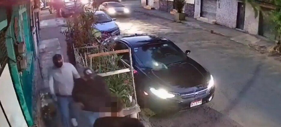 Robo de vehículo preocupa a vecinos de Naucalpan