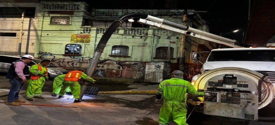 Concluyen trabajos de desazolve en Periféfrico norte de Naucalpan