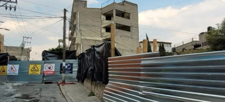Demolición del Edificio con daño estructural en Naucalpan se encuentra al 50%
