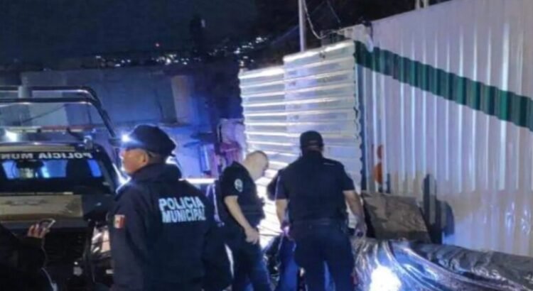 Exmilitar evita robo y dispara contra agresor en Capulín Soledad, Naucalpan Exmilitar evita robo y dispara contra agresor en Capulín Soledad, Naucalpan