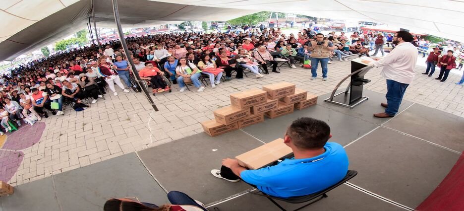 Entregan más de 10,000 canastas alimentarias en Naucalpan