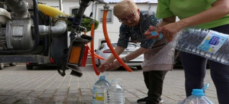 Alcalde desmiente que en Naucalpan haya venta ilegal de agua