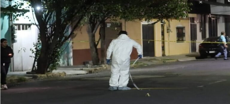 Hombre muere tras sufrir infarto mientras llevaba a su madre al médico en Naucalpan