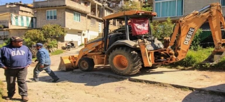 Sigue rehabilitación de calles y espacios públicos en Naucalpan