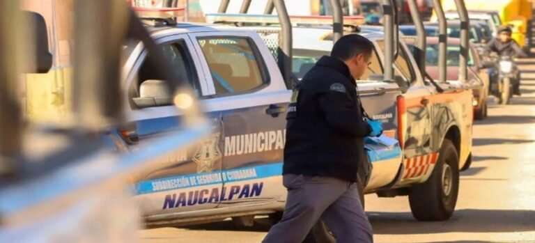 Localizan vehículo con un hombre sin vida en zona limítrofe de Naucalpan
