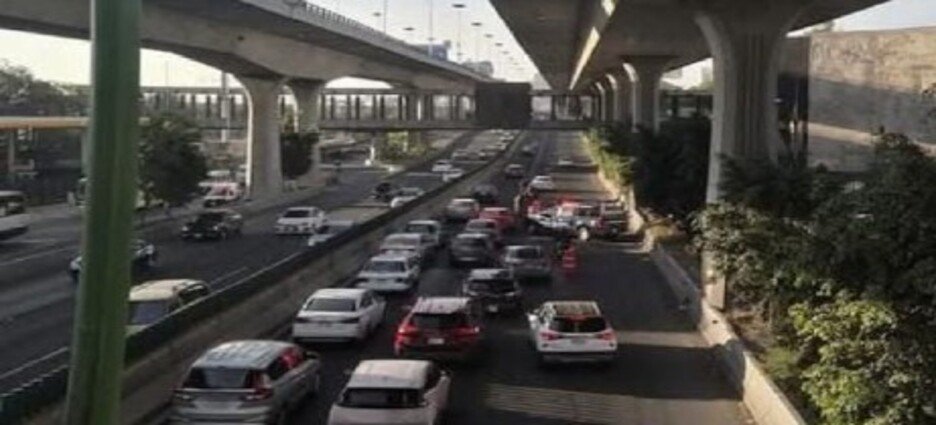 Avanza rehabilitación del carril lateral de Periférico Norte en Naucalpan