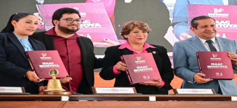 Alcalde Isaac Montoya rinde su primer informe de gobierno en Naucalpan