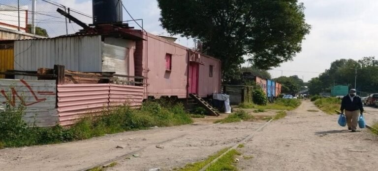 Buscarán beneficiar a familias en zonas de riesgo en Naucalpan