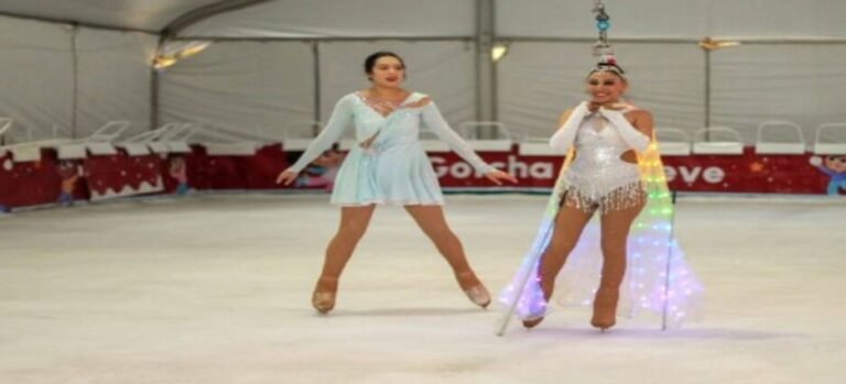 Invitan a familias de Naucalpan a disfrutar últimos días de la pista de hielo en el Parque La Hormiga