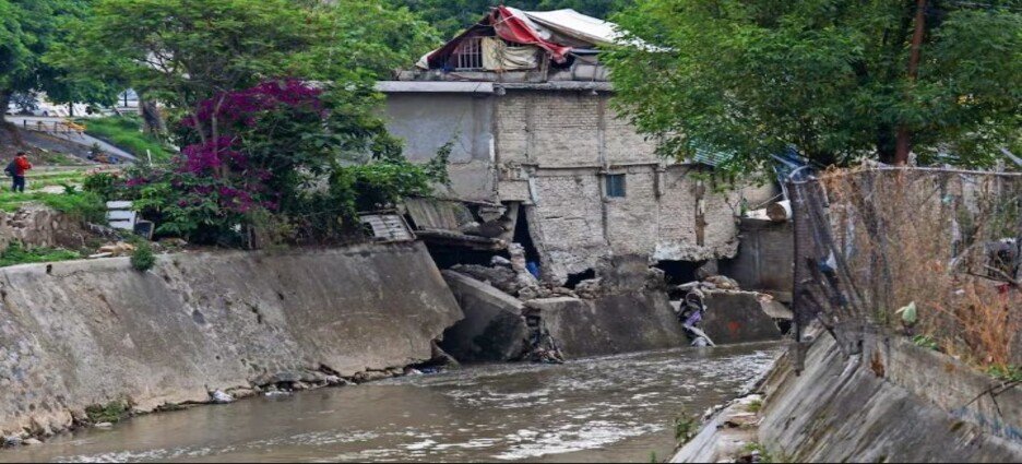Río hondo de Naucalpan en constante peligro de desbordamiento