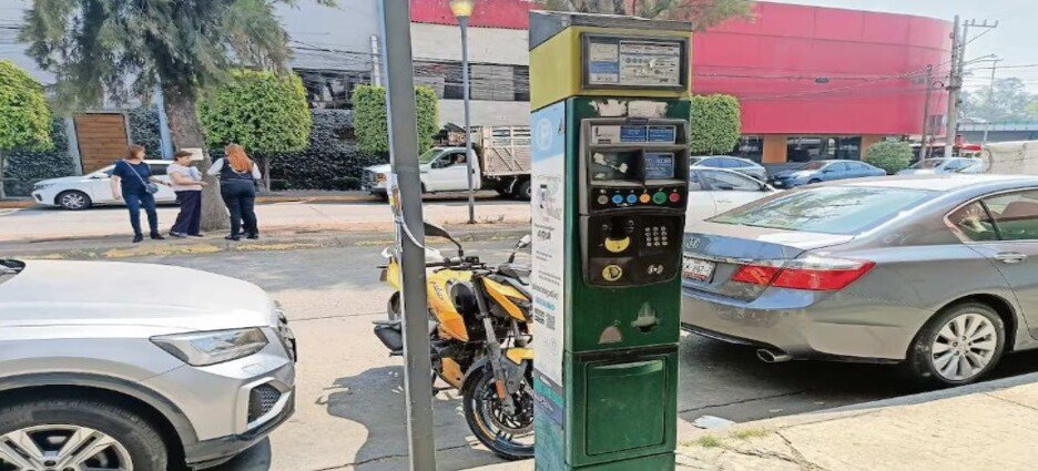 Naucalpan mantendrá parquímetros pese a protestas