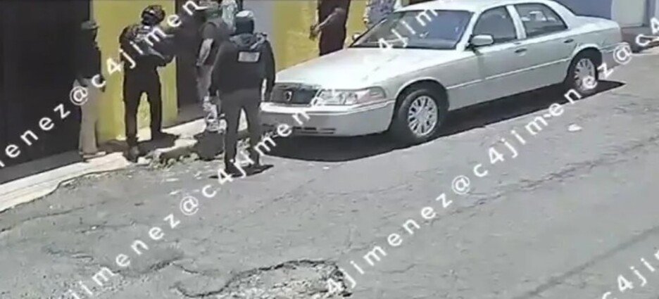 Captan a ladrones robando casa con supuestos uniformes de la Guardia Nacional en Naucalpan